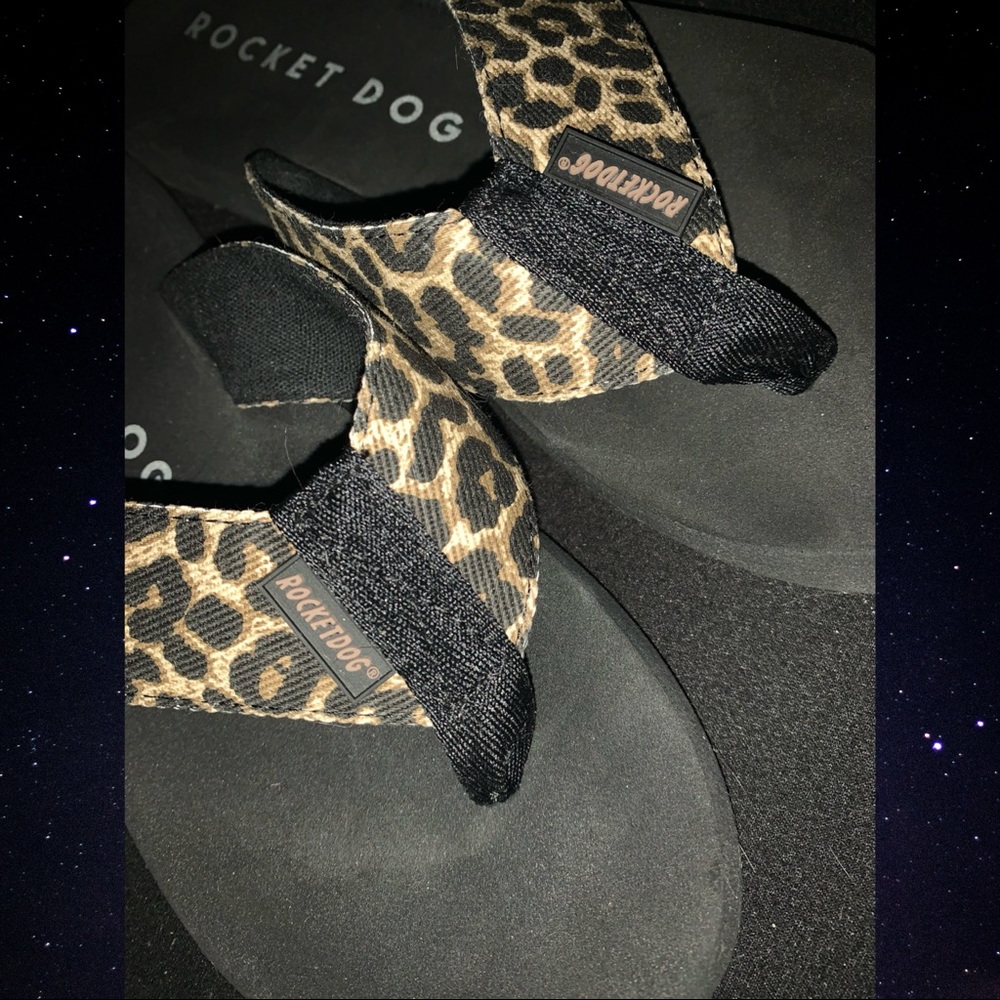 Rocket Dog Leopard Print Flip Flops size 10